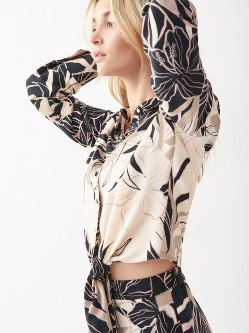 JOSEPH RIBKOFF Floral Button-Front Blouse in Beige & Black Size 8 NWT